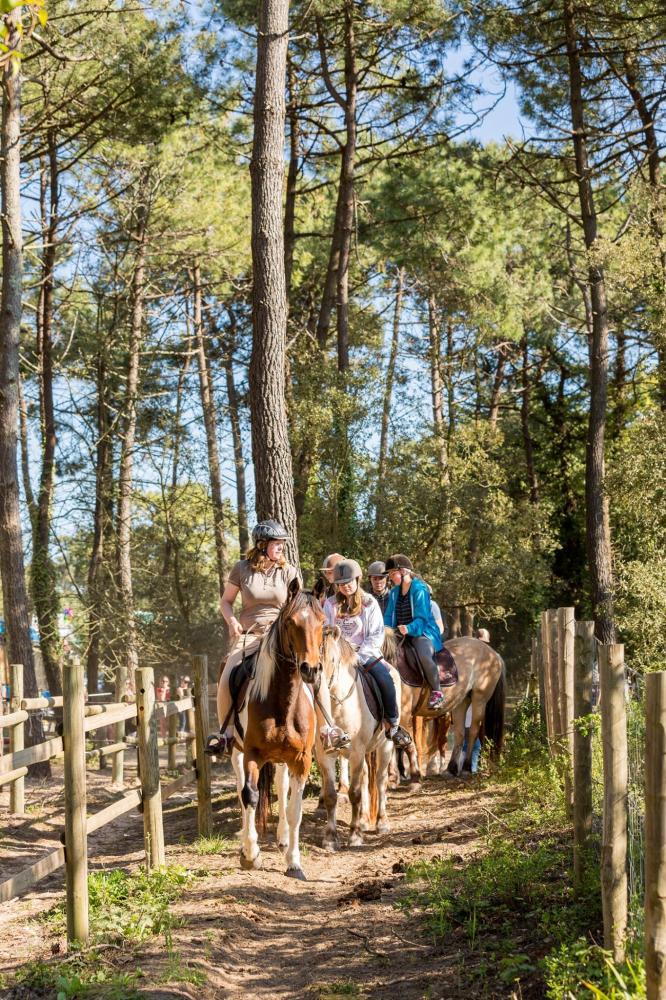 Balade à cheval près de Saint-Urbain